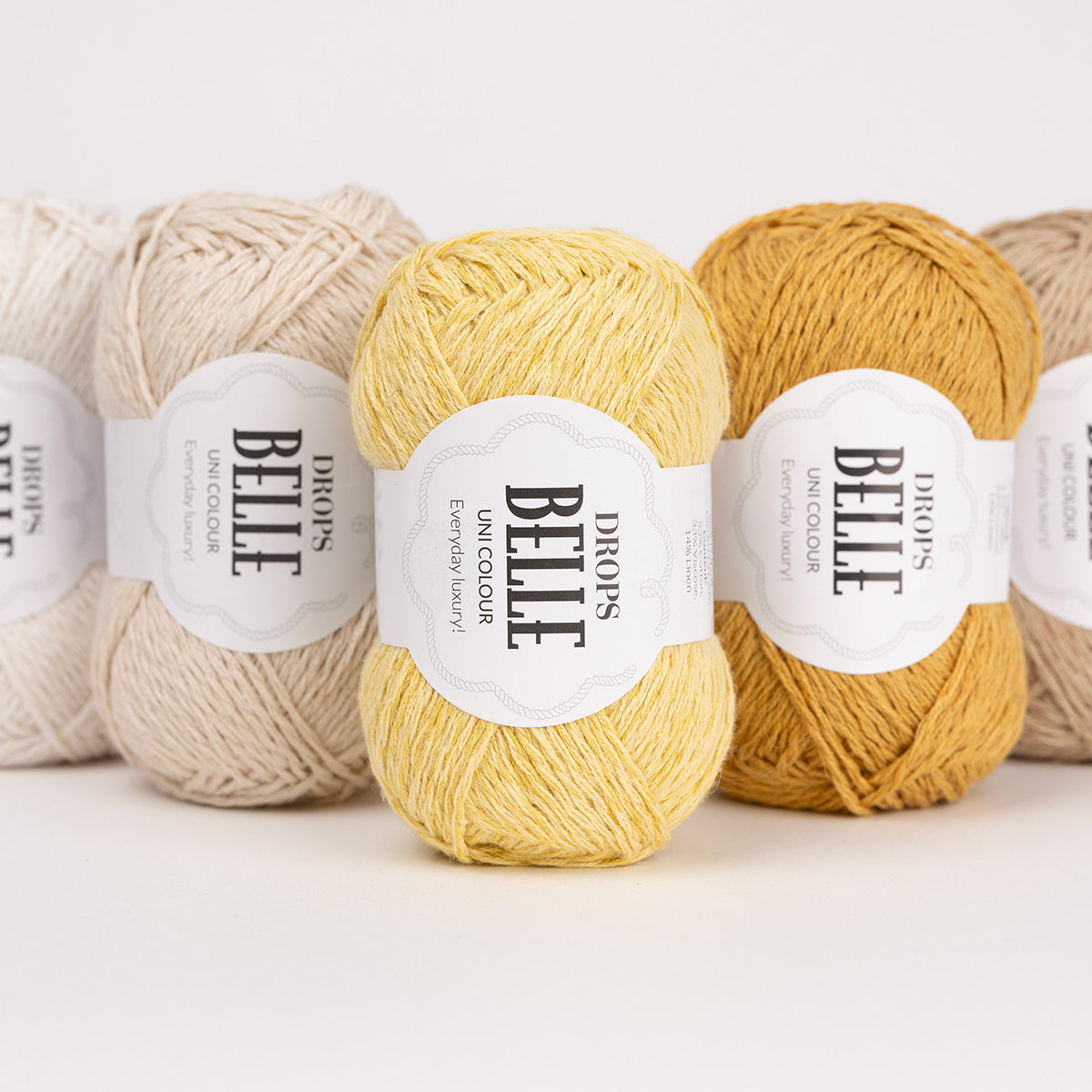 DROPS Belle yarn detail